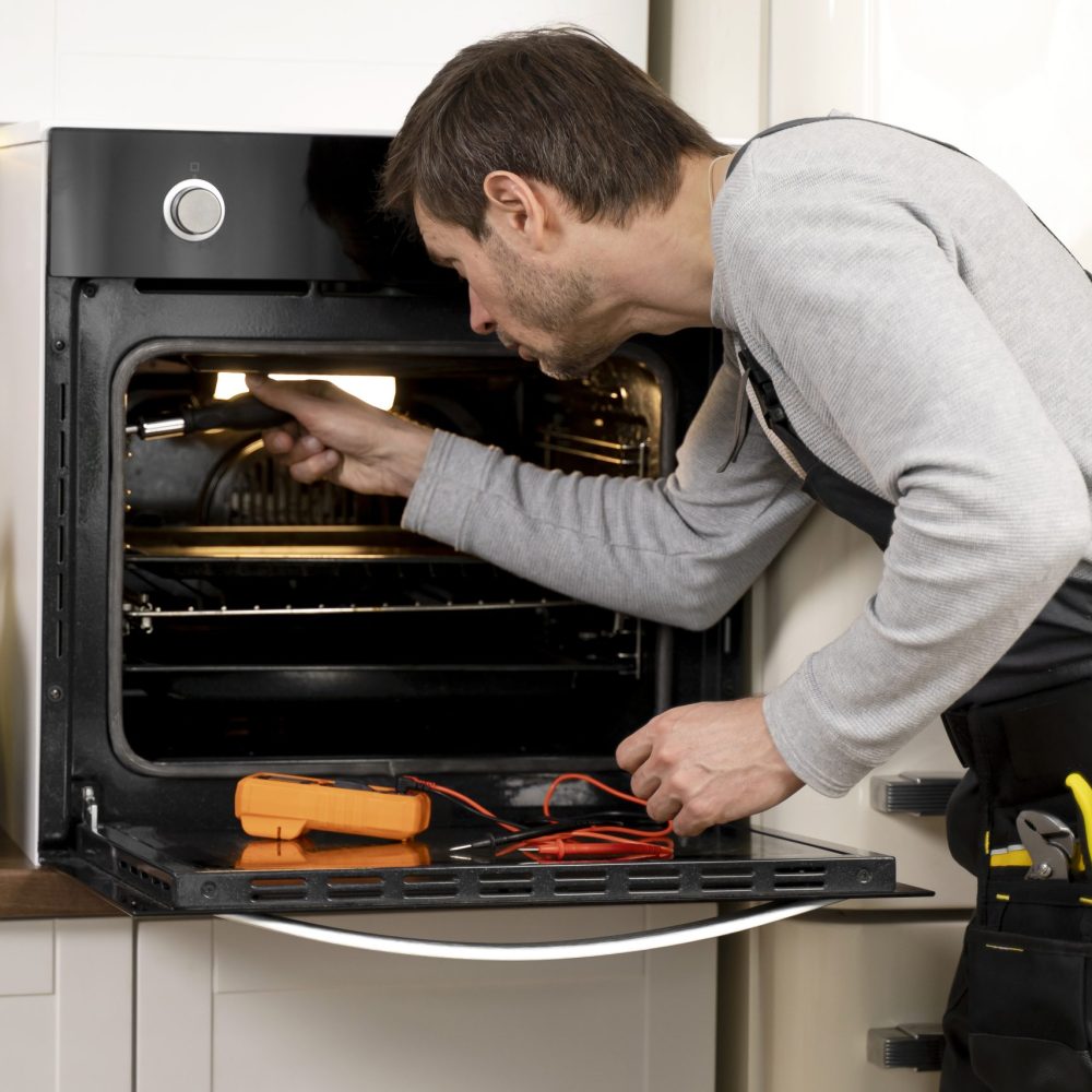 service-maintenance-worker-repairing (1)